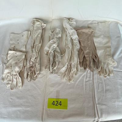 White evening gloves