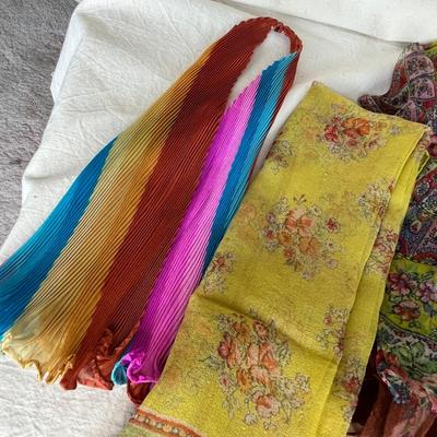 Lot of Floral print scarves