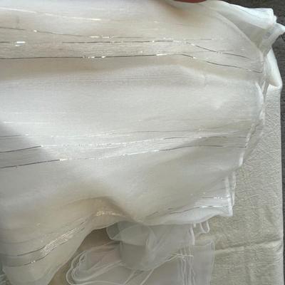 8 White scarves