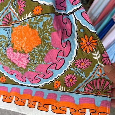 WOW 60s print Apron!