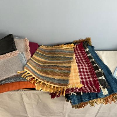MR1486 Large Lot of Cottonm Weave Placemats and Napkins