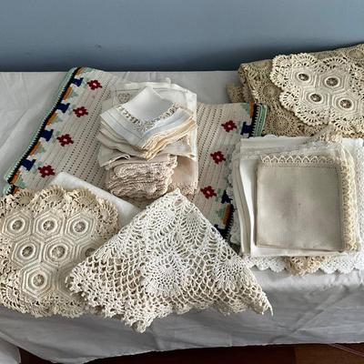 MR1489 Antique Hand Crochet Ecru Tablecloth / Linens