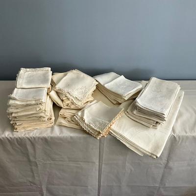 MR1491 Vintage Linen Napkins, and Tablecloths