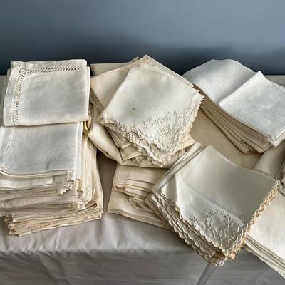 MR1491 Vintage Linen Napkins, and Tablecloths