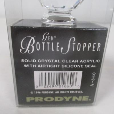 Pair of Crystal Finial and Goldfish Finial Bottle Stoppers in Original Packaging