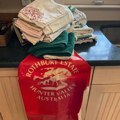 K1507 Lot of Vintage Dish Towels