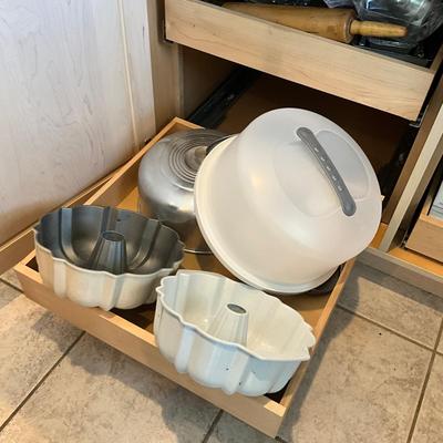K1508 Large Baking Pan Lot - Bundt Pans, Cake Storage, Cooling Rack and more