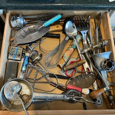 K1508 Large Lot of Kitchen Utensils with Meat Grinder and Sieve