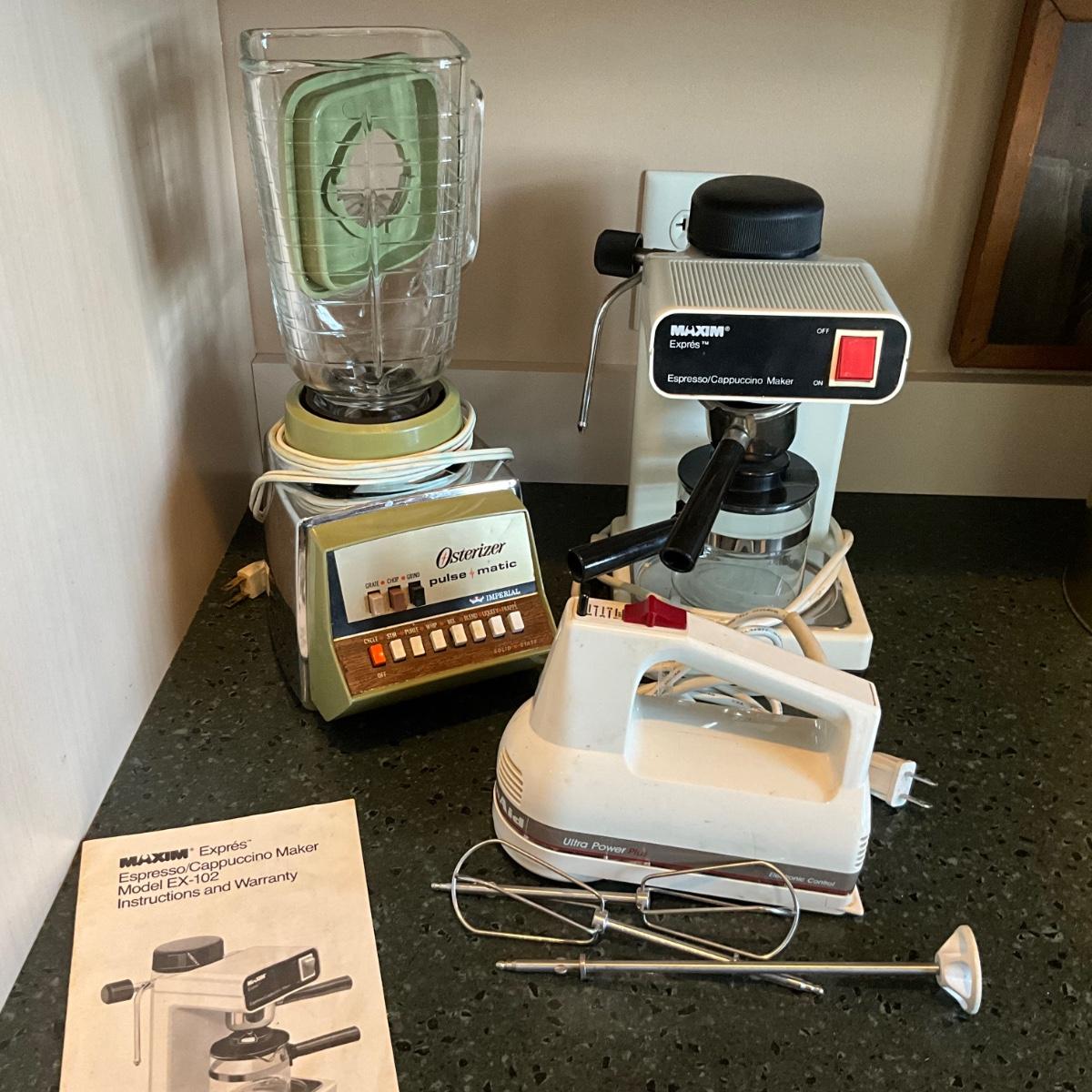 K1511 Vintage Avocado Green Blender with Maxim Espresso Machine