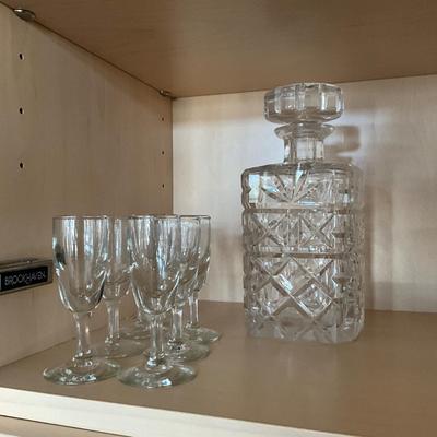 K1517 Crystal Decanter with 7 Cordials