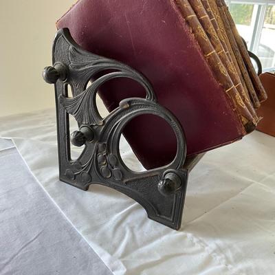 LR1536 Art Deco Expandable Metal Bookshelf with Antique Shakespeare Books