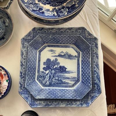 DR1544 Antique Wedgwood and Chinese Dishes and Pottery
