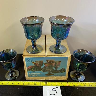 Carnival Glass 4-9oz Goblets