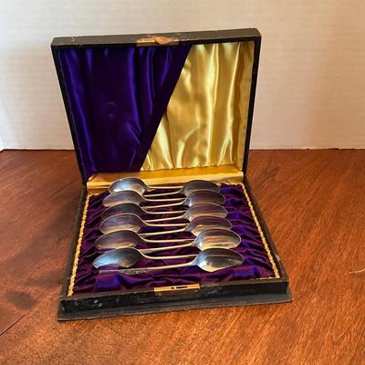 DR1560 Set of 12 Sterling Dessert Spoons in Original Box
