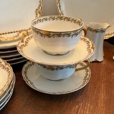 DR1568 Set of Haviland Limoges Floral Border China
