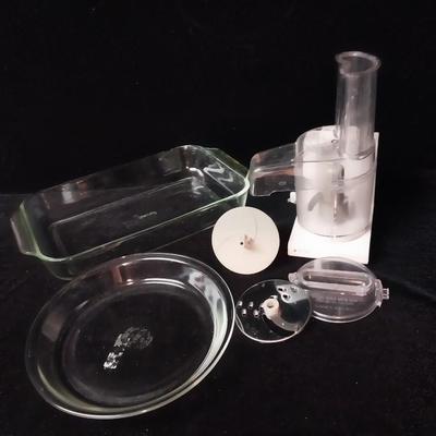 SMALL FOOD PROCESSOR, GLASS PIE PLATE AND LASAGNA PAN