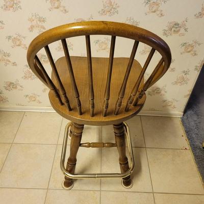 Pair of Swiveling Solid Wood Stools (K-DW)