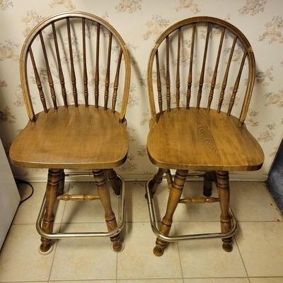 Pair of Swiveling Solid Wood Stools (K-DW)