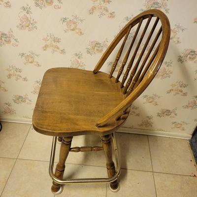 Pair of Swiveling Solid Wood Stools (K-DW)