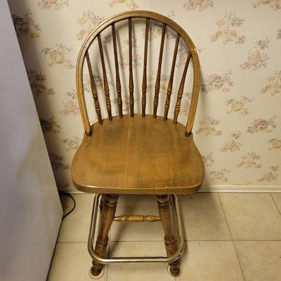 Pair of Swiveling Solid Wood Stools (K-DW)