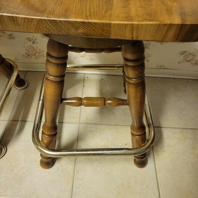 Pair of Swiveling Solid Wood Stools (K-DW)