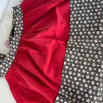 Lot of 2 aprons