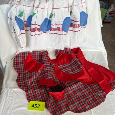 2 50s Aprons