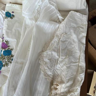 4 white/ print aprons
