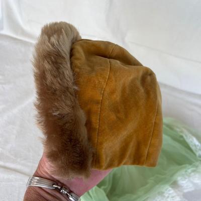 2 Childrens hats