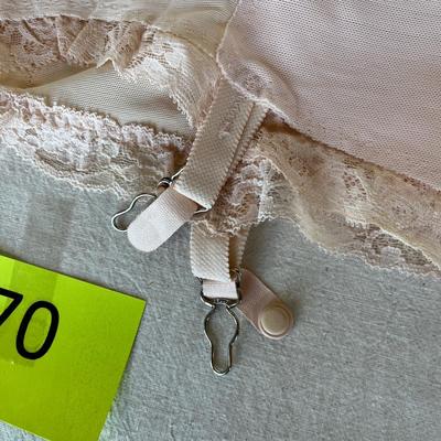 1940s Girdle bottom w/ stocking holder