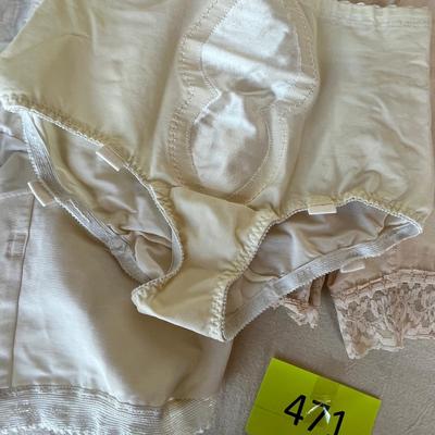 Lot of 4 form fitting ladies underwear