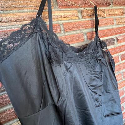 2 Black Slips