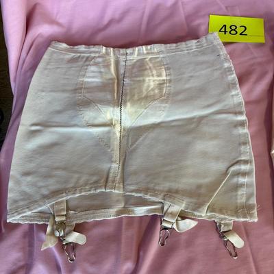 Corset style panties w/ hose garters