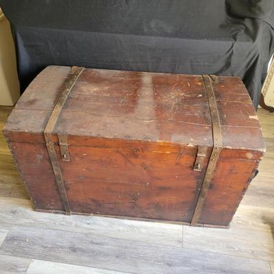 Large Wooden Trunk (DR-DW)