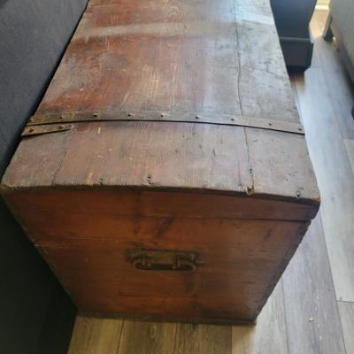 Large Wooden Trunk (DR-DW)