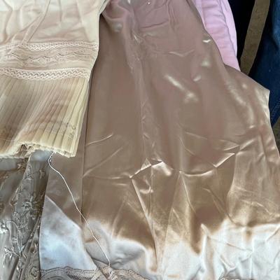 Lot of 4 Skirt slips 1/2 slips