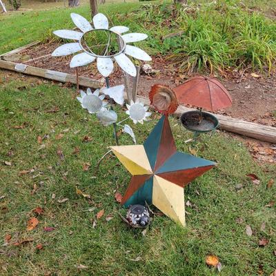 Metal and Glass Yard Art (Y-DW)