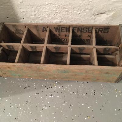 Vinage beverage crate