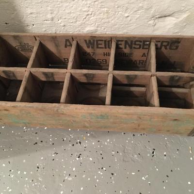 Vinage beverage crate