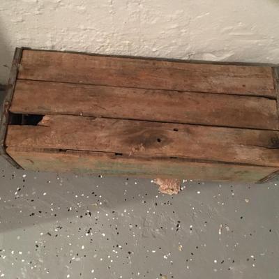 Vinage beverage crate