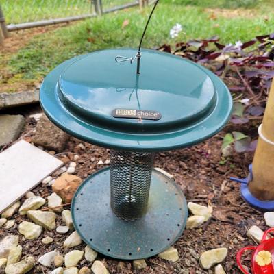 Birdhouses, Feeders and More (Y-DW)