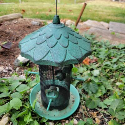 Birdhouses, Feeders and More (Y-DW)