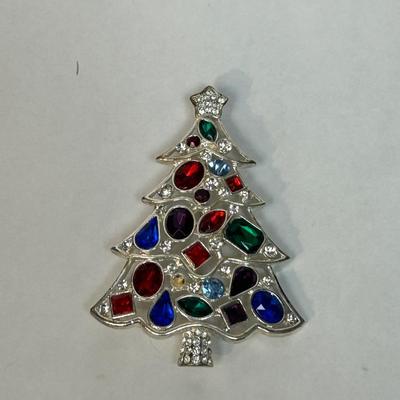 Silver Tone Christmas Holiday Tree Pin Brooch with Jewel Like Rhinestones