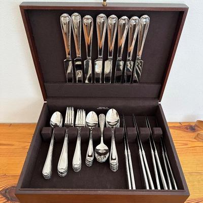 REED & BARTON ~ 8 Pc Stainless Service For Eight ~ Plus 18 Serving Pieces
