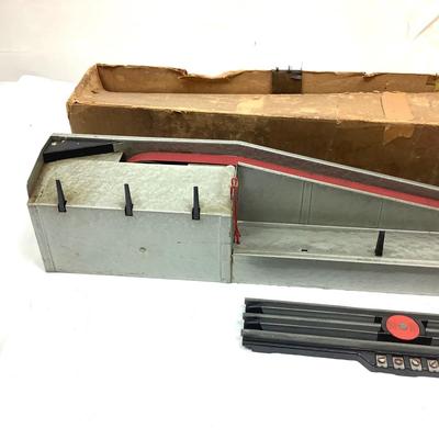 433 Lionel 364 Lumbar Loader