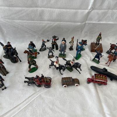Large lot of Figurines