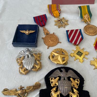 Military metals and pins