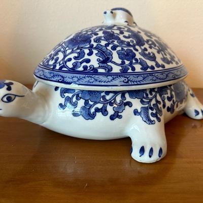 BOMBAY Company Chinoiserie Large Turtle W/ Lid