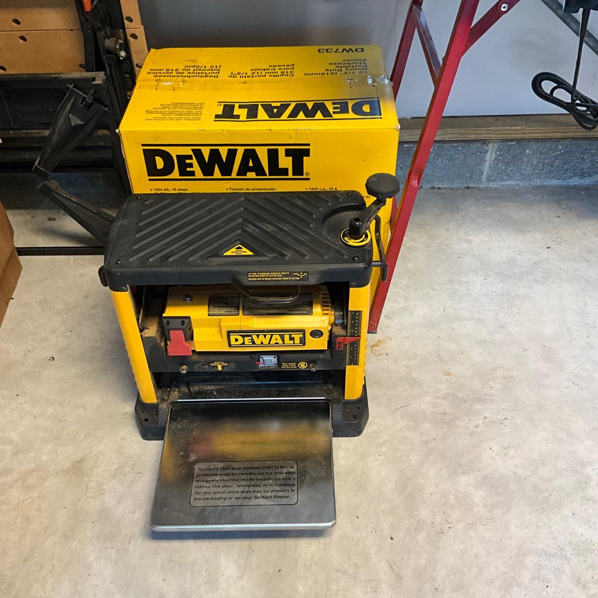 S1579 Dewalt 12.5" Thickness Planer DW733
