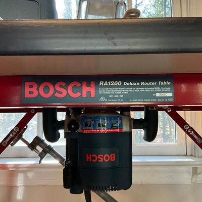S1580 Bosch Router and Table with Attachments RA12OU